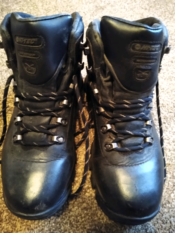 mens walking boots size 7
